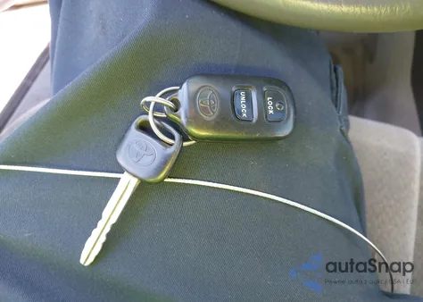 2000 Toyota Camry Le из США, поврежденный, VIN 4T1BG28K2YU671899